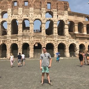 Meet your Posher, Tom